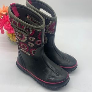 Bogs Classic Pansies Rain Winter Boots Girls Size 4 WRB4056A